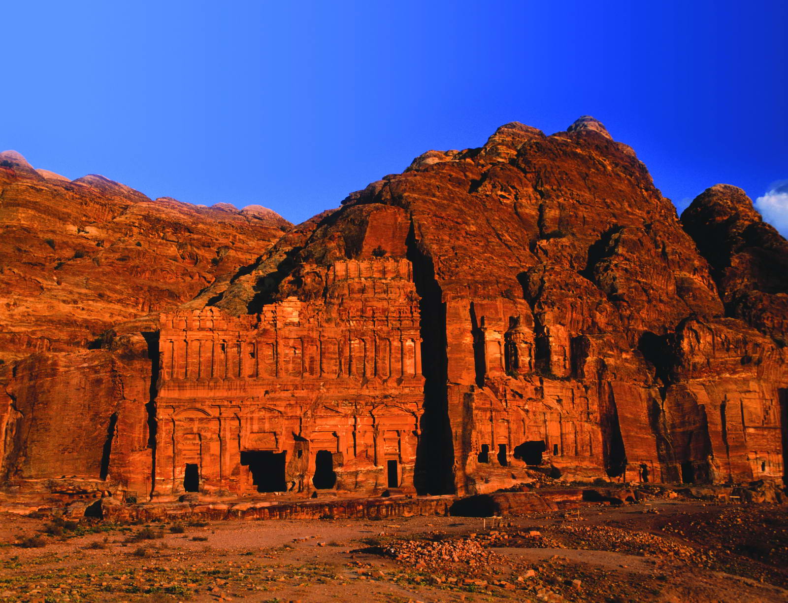 jordan_tours_petra_tombs_129_20170420_1515619921